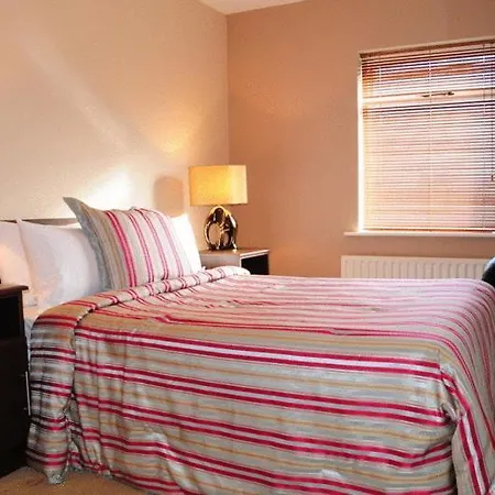 The Mayfly Hotel 2*